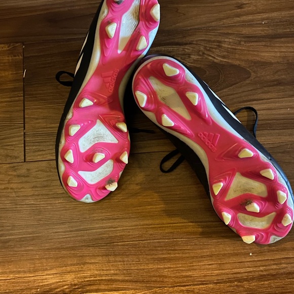 Adidas ladies soccer cleats - Picture 6 of 6